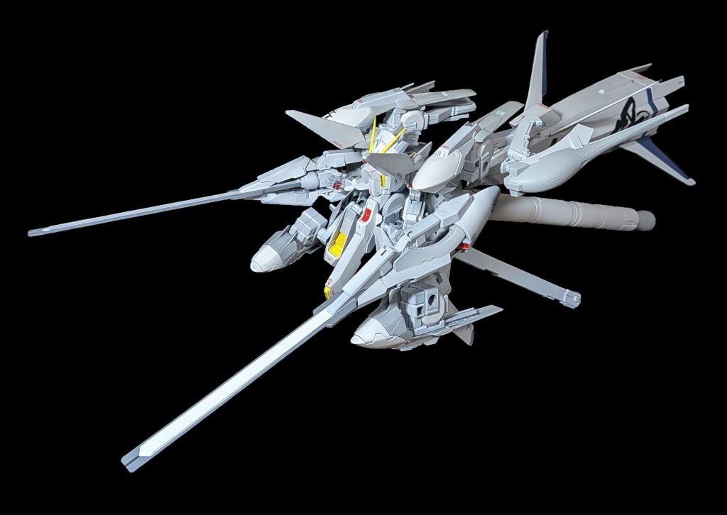 設定画アングル設定画に比べ丸タンクが細いですが、ハイゼンスレイII・ラーのタンクを使いたくなかったのでやむ無し