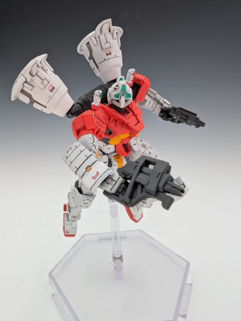 カメラアイはレジンに置換裏側にホロシートとジュエルシールを貼りました