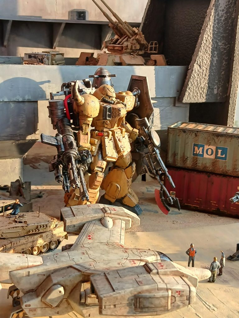 周りは1/72なんですけど(笑)ホントはPGザクの方がスケール的に合います。←持ってないだけ