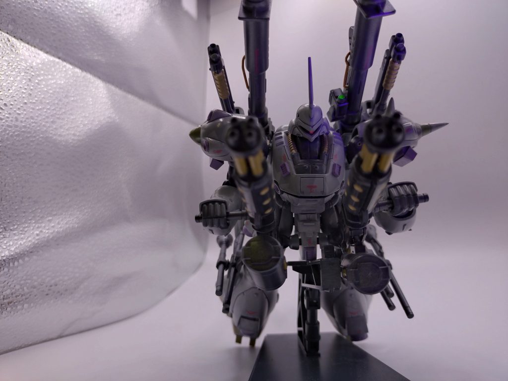 高速で、ガトリングをぶっ放しながら接近