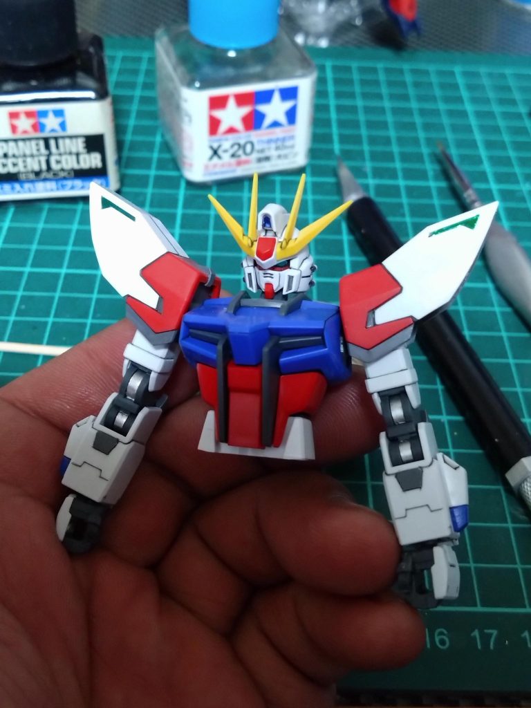 各所表面処理とスミ入れ・部分塗装をしながら製作中。