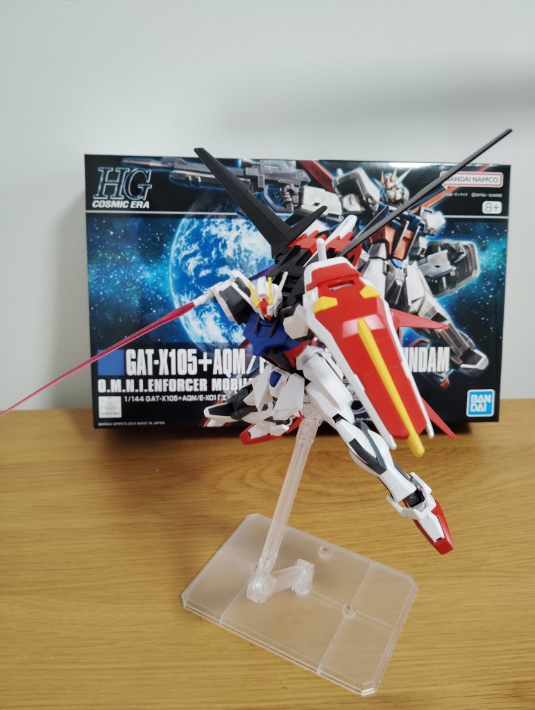 サーベルを構えて。個人的に2番目にお気に入りのポーズです。