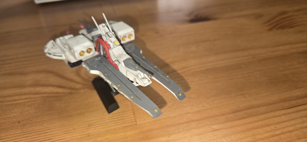 合わせ目消しが…残念ですね。今後の課題です。細かい色分けはまあまあウェザリングで誤魔化しています((笑)