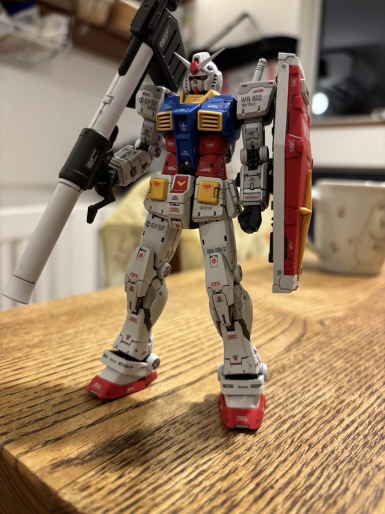 いま巷でよく聞くガンダムです！笑まだ最新話みてないのでネタバレ禁止でお願い致します笑最後にシャロンの薔薇をお見せしよう！とガンダムが言っている！