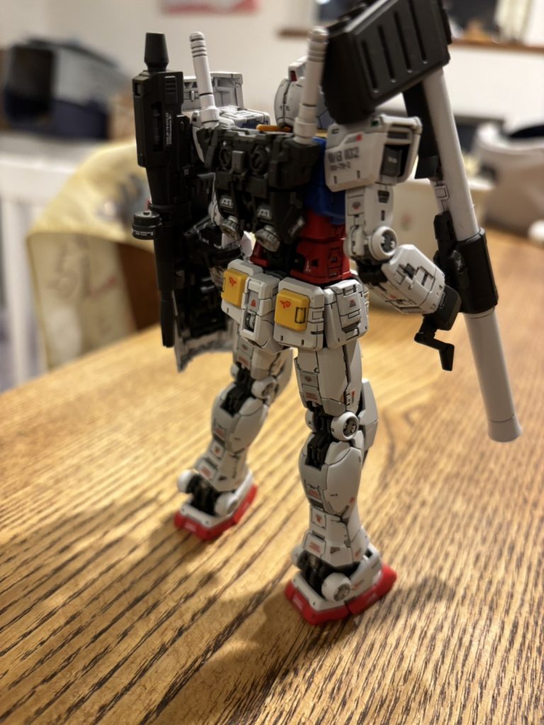 最初は全塗装しようと意気込んでいましたが箱を開けた瞬間断念しました笑GUNSTAで全塗装されているモデラーさん尊敬します笑