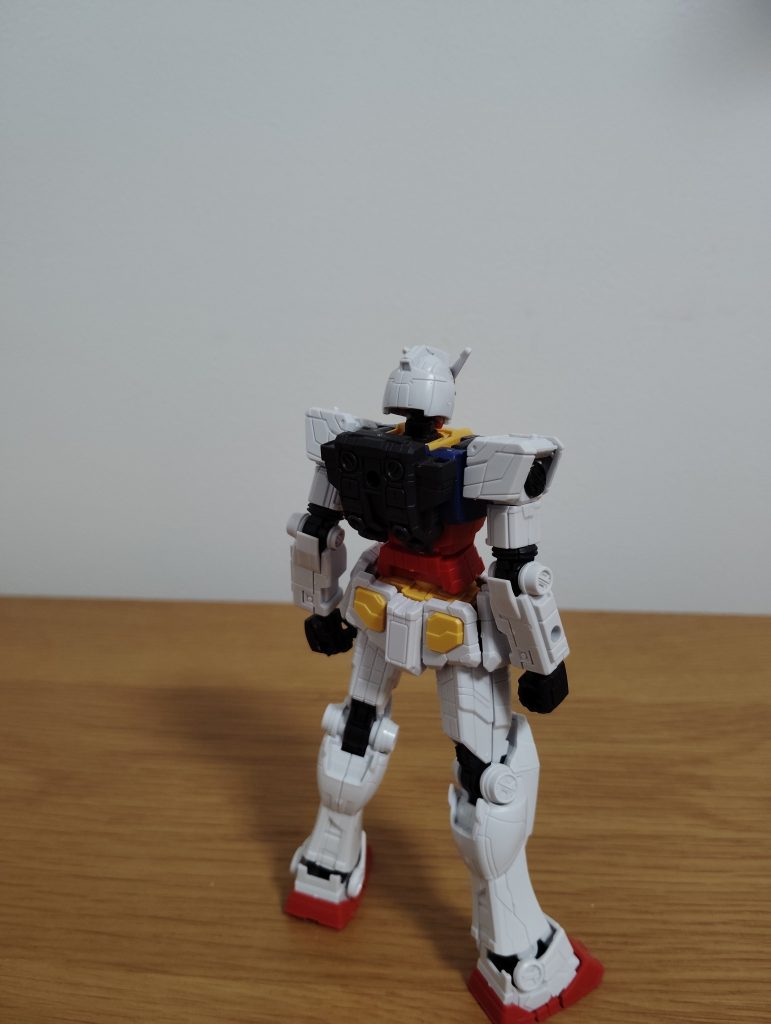 後ろから。今これらのディテールにスミ入れがしたい…と思っています。