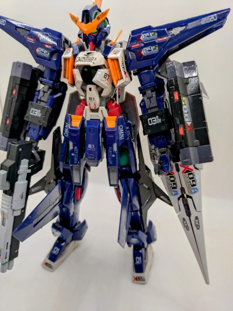 オレンジは、ハイネ専用機オレンジ、レッドはソードインパルスレッド。