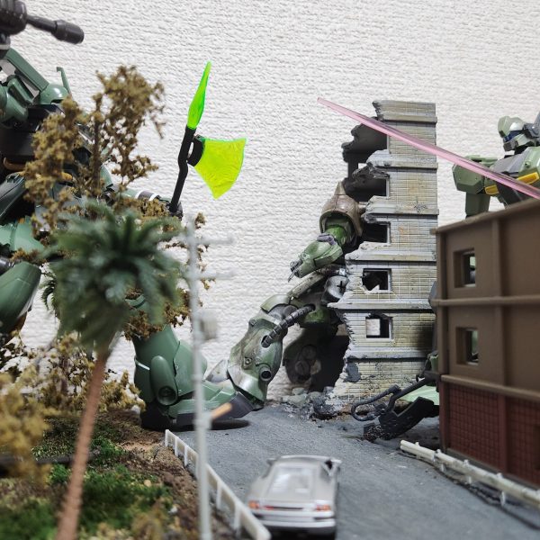 初めての投稿です。初心者にしてはまあまあできたと思っています。ザクは結構頑張りました。塗装もしてみようと思います。　これからどんどん投稿していきます。   （5枚目）