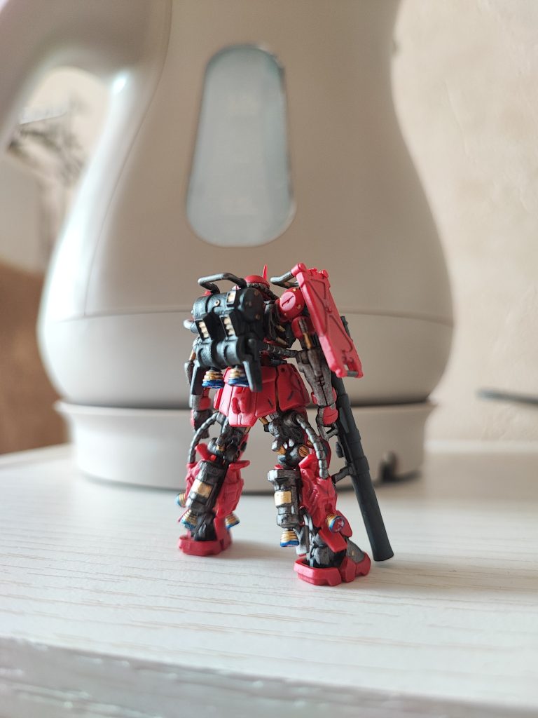 アーティファクト 赤いザク–4枚目/制作者：電気ケトル