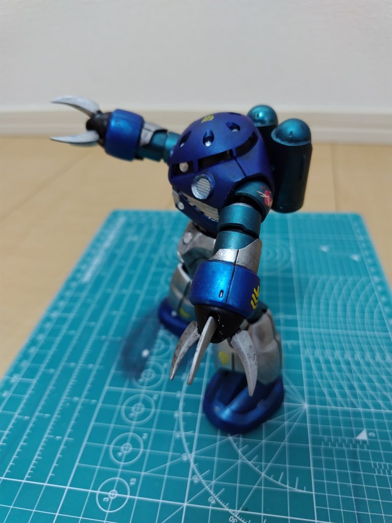 元の写真載せるの忘れてしまいましたが、量産機に色付けてます。