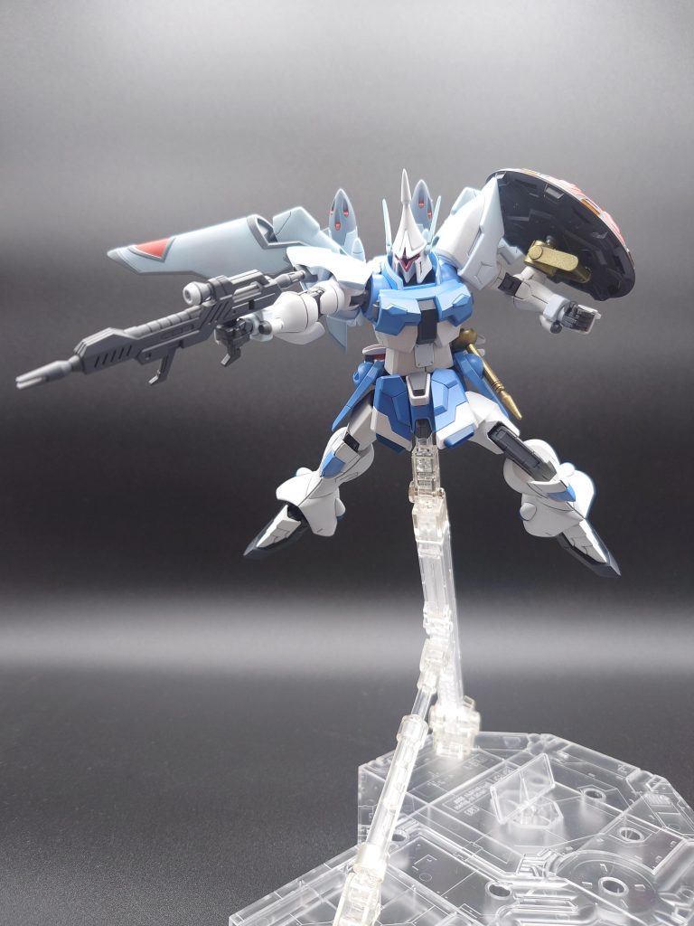 ギャンがビームライフルとは・・・時代ですねぇフロントスカートは真ん中で切って独自可動できるようにしてます