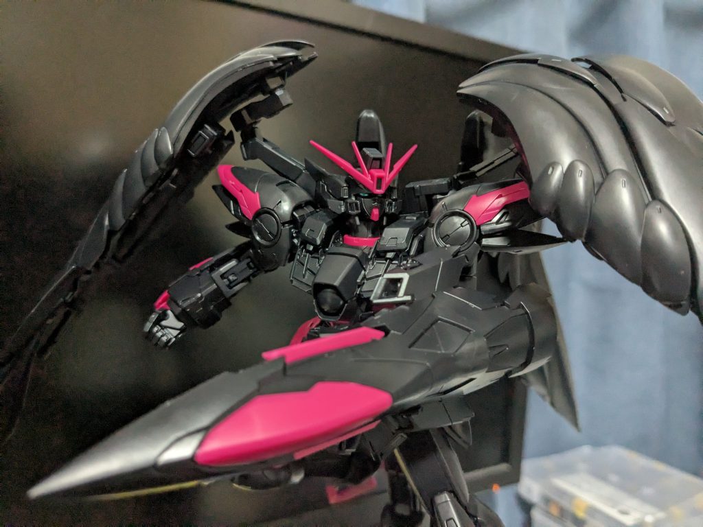 無塗装のときこれはこれでありなんだけどネオンピンクが割と微妙なんだよね、写真で撮るとそうでもないけど