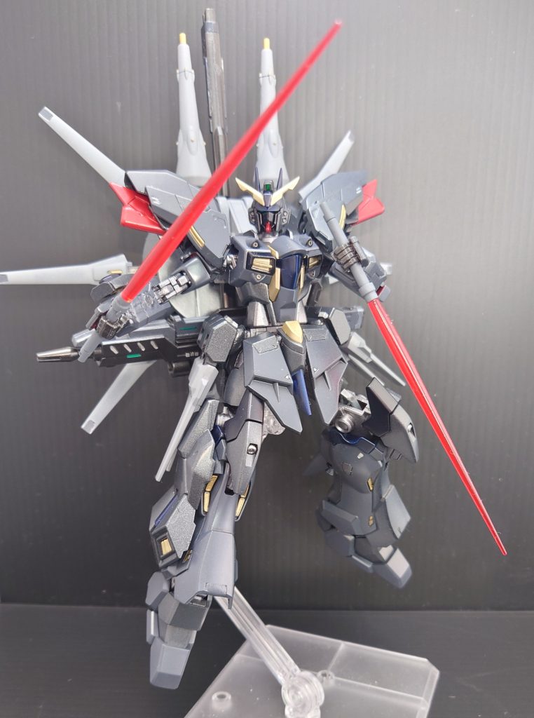 近接兵装②ビームサーベル二刀普段は腰部にマウントしてます