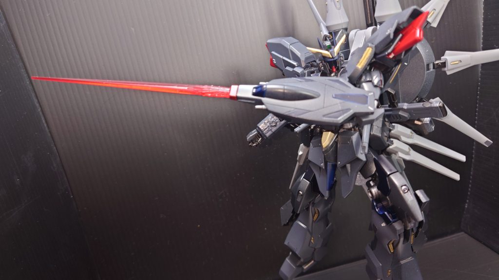 近接兵装①複合兵装防盾システム改