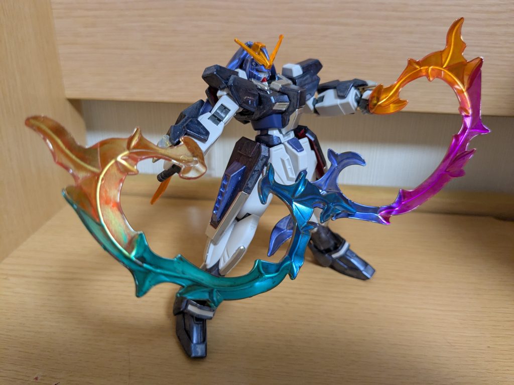 持ち方を変えてブンドド１枚。武器として使っているようにも見えて、個人的に好きな１枚です。