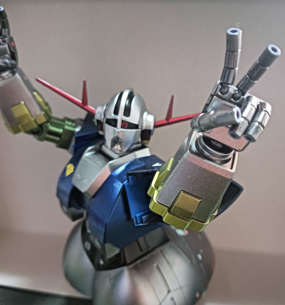 おてて自由に動かせるとこういうことしたくなりますよね