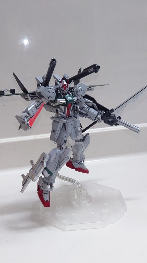 ビームブーメラン投擲投げている感じを表現するのが難しい(gundam-kao5)過去のストライカーの武装も装備しています!