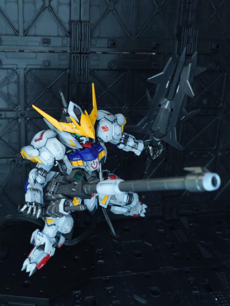 滑空砲装備前回作ったRGデスティニーもそうでしたがバックパックからサブアームで直展開出来る大型砲、カッコいいですね!