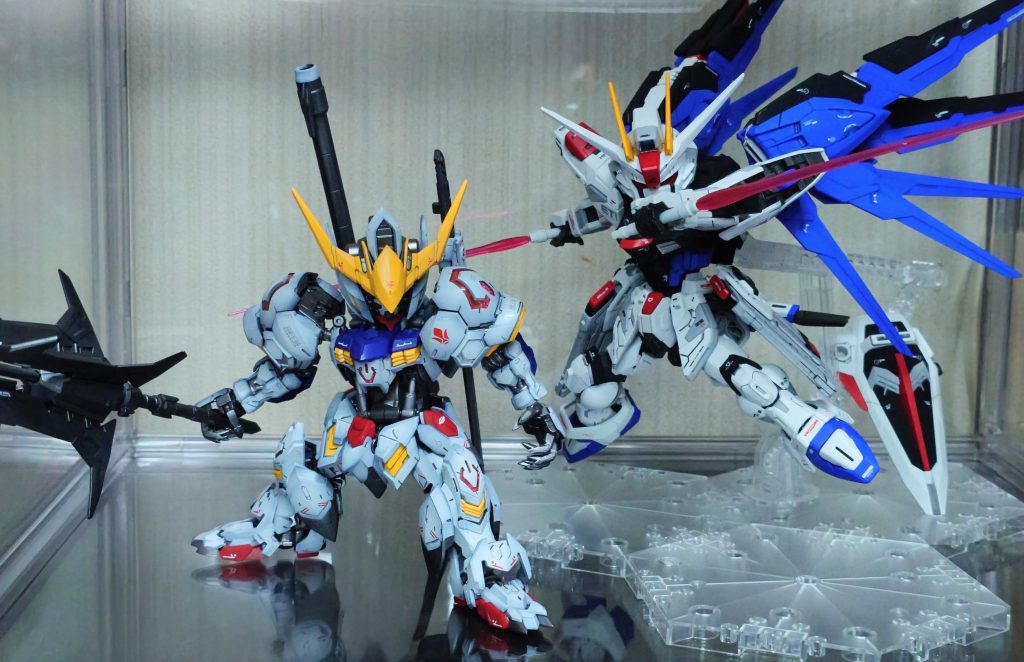 以前作ったフリーダムと一緒にディスプレイ。壮観なり😁