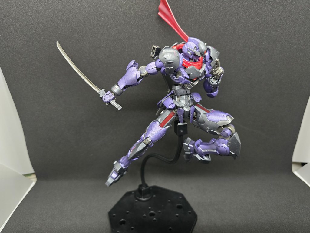 サムネの画像でも使っている忍者らしい指を立てたハンドパーツはジンクスⅣの平手から自作しました