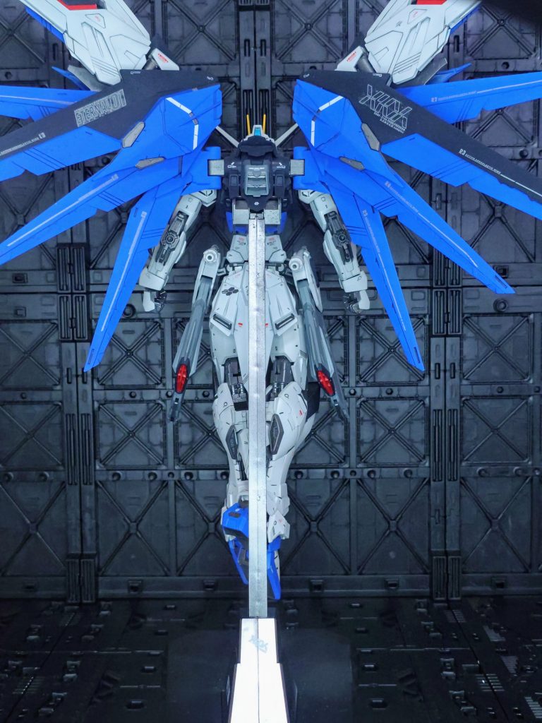 黒立ち上げのグラデーションも迷ったんですが、青白を際立たせるにはやっぱり明るめだろうということで結果大満足です😆