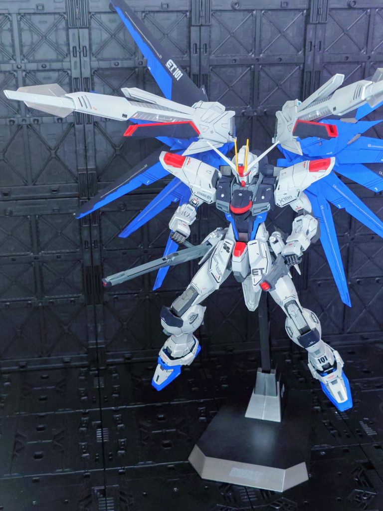 フリーダムの代名詞、ハイマットフルバースト！今気づきましたが右手はルプス持たせれば良かった😅