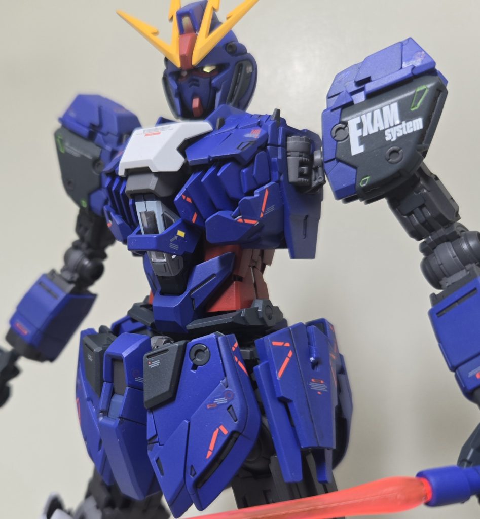 機体色は、Mr.カラーのBD用ブルー(1号機/2号機)メインで。 装甲部はミッドナイトブルー、間接は主にジャーマングレーです。