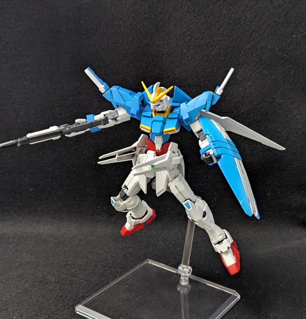 腰にヴェスバーを装備出来ることならMGのように可動して展開したいんですが流石に僕にはとても出来ません⋯なのでせめてビームが出る感じを出すために真ん中を切り開きました