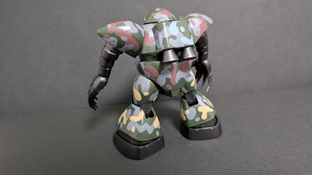 バーニア、腕等は黒鉄色で塗装しました。