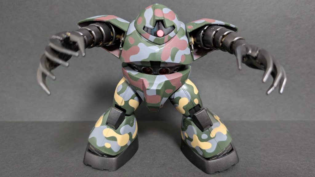 黄土色、茶色は成型色、グレーとグリーンが塗装した部分です。