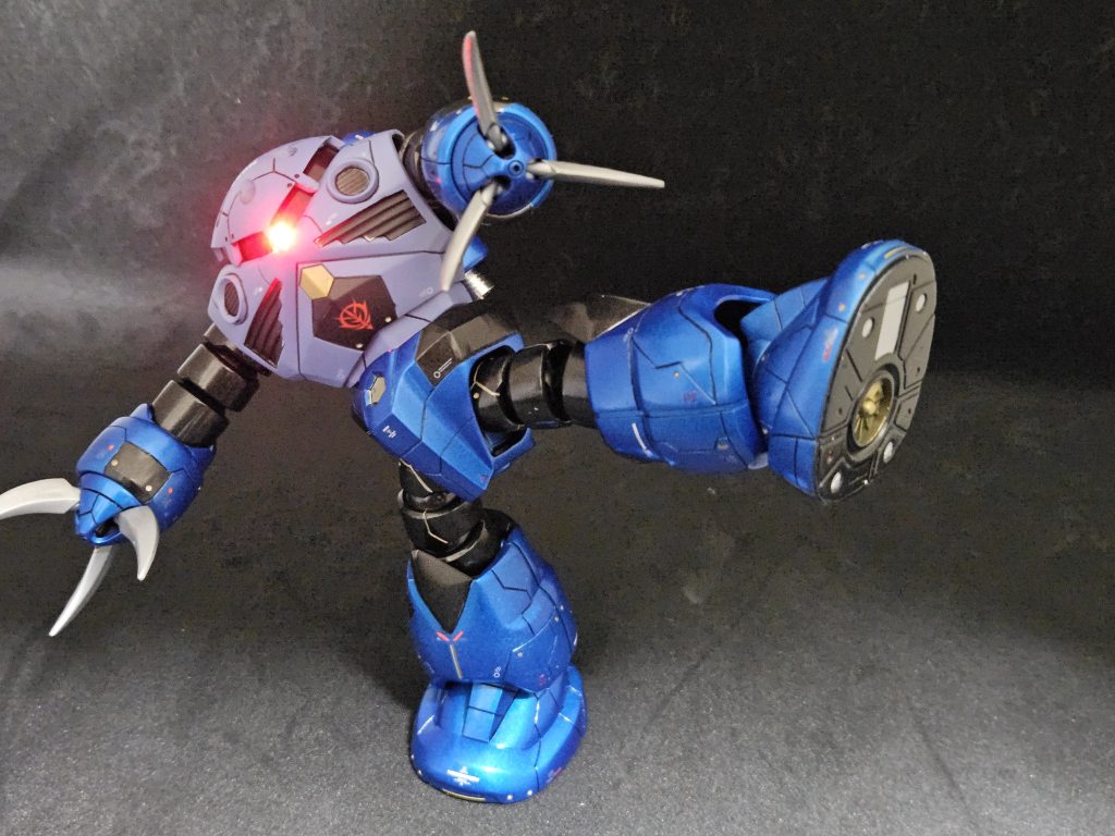 関節が緩くなりやすい気がするので関節補強ペンを使って調整しました。