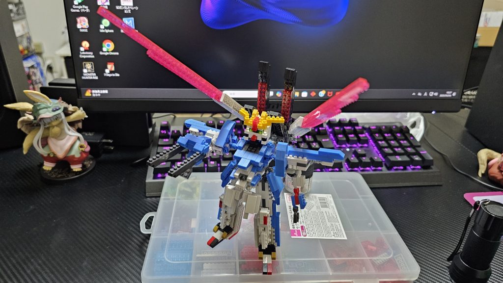 一斉掃射。後述ですが、保持力を維持するために膝は固定。横に少し可動しますが膝は曲がりません。以上、ほぼ再投稿ですが、閲覧ありがとうございました。