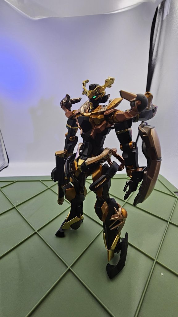 使ったゴールドは6種類。①EXゴールド→かなり白く薄めの金②パールゴールド→僅かにオレンジがかった金③ラフゴールド→黄色に近い金④キャンディゴールド→下地にカッパー使用でかなりオレンジの強い金⑤アルカナゴールド→ほぼカッパー⑥ゴールドリーフ→エナメルの6種類になります。