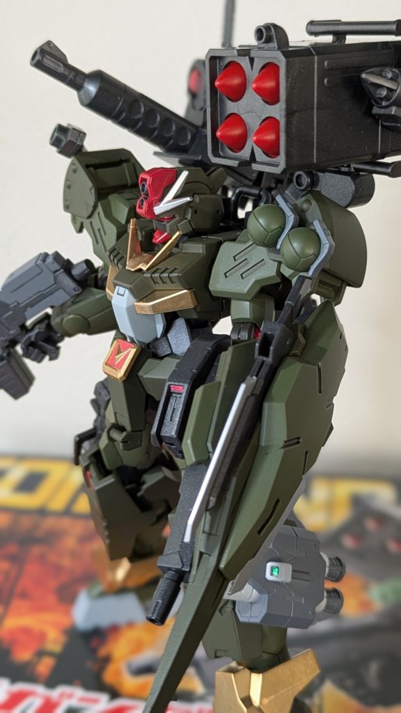 この製作で、パイナップルボールとおヘソのV字マークの移植はマストで。