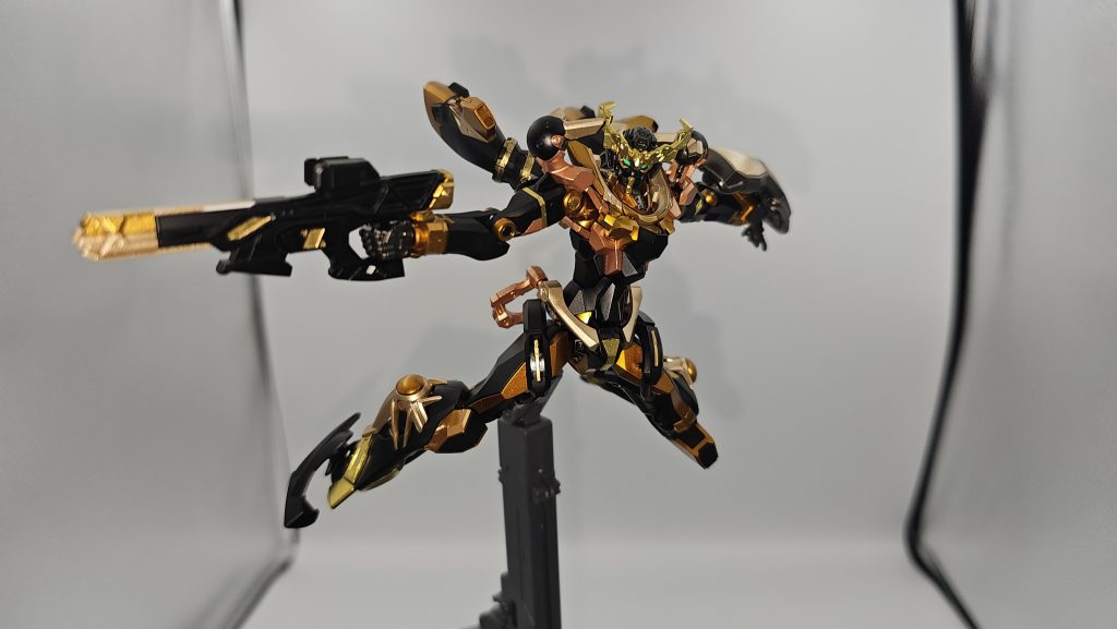 パッケージ風さすが比較的最新のキット。可動域にほれぼれしますね。