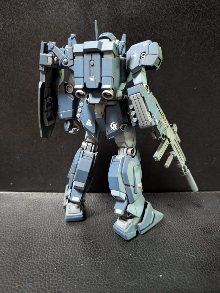 主張弱めのトライスター仕様です。肩の裏側にマーキング。