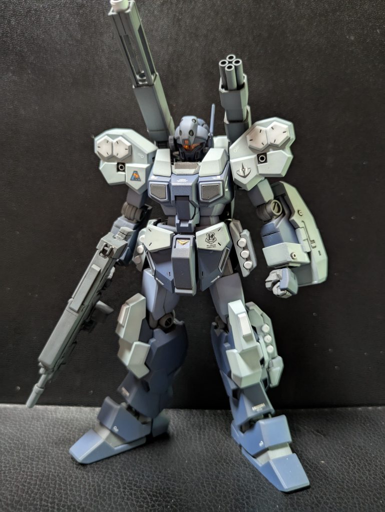 ジェスタキャノン、ワッツ機です。主張強めの前面にトライスターのマーキング!ちょっとスタンドプレー気味の先走りパイロットですよね。でもジェスタに乗ってる時点でトップエースだと思います。