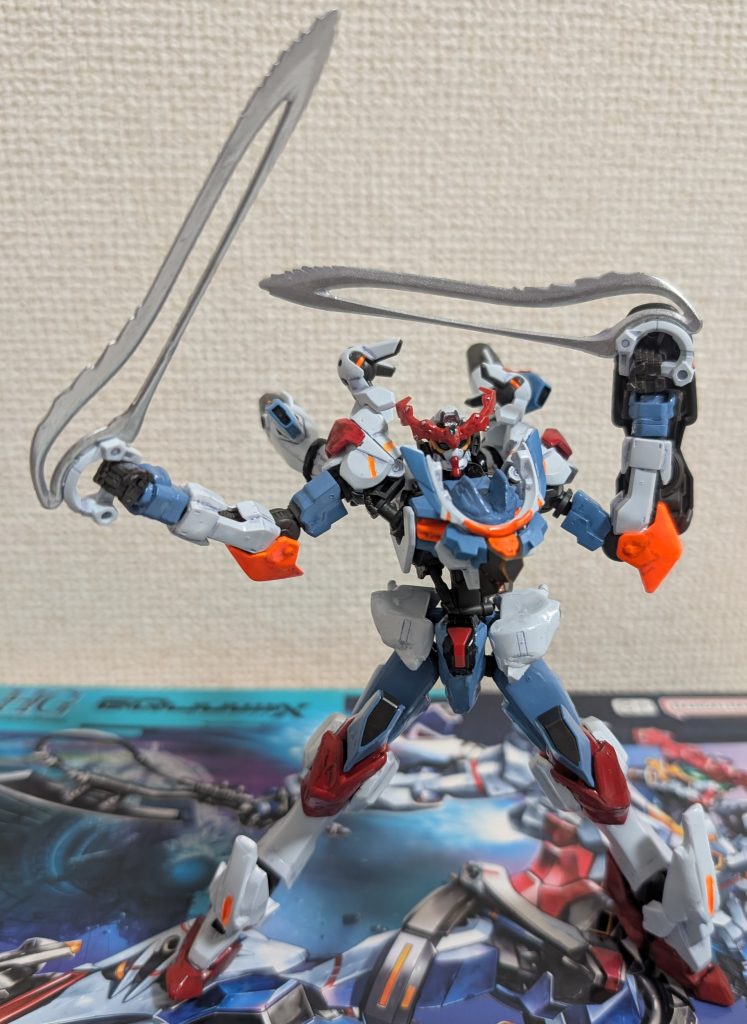 ビームサーベルを銀色にして、実体剣としました。