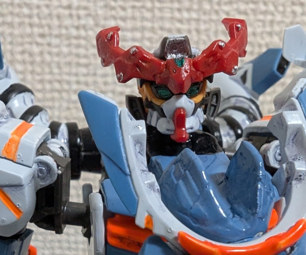 (分かりにくいですが)目やセンサー等の頭部も塗装してます。