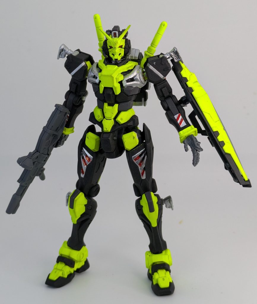 正面から 今回は改造加工一切無しで配色の変更のみビットとハンマーはオミット