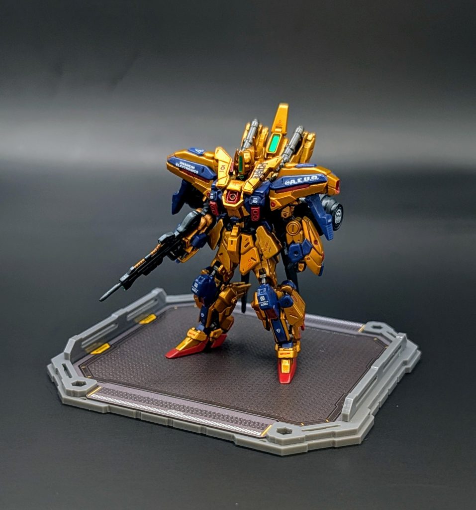 ビームライフル装備✨最近は頭部から作ることが多いのですが、今回のフルアーマー百式改は制作にあたりかなりの突貫工事でした😅ギミックを重視するならリフレクターパネルと肩部のビームキャノンは可動式にするべきだったのですが、今までの経験上アーティファクトでギミックを仕込むのは破損との戦いとなるため、思い切ってギミックは廃止😈その代わりにビームライフルとロングメガバスターをコンパチ仕様にしてみました💡結局アーティファクトは変態可動化改造をしないなら固定モデルなので、この判断は自分的に正しかったかなと…🤔