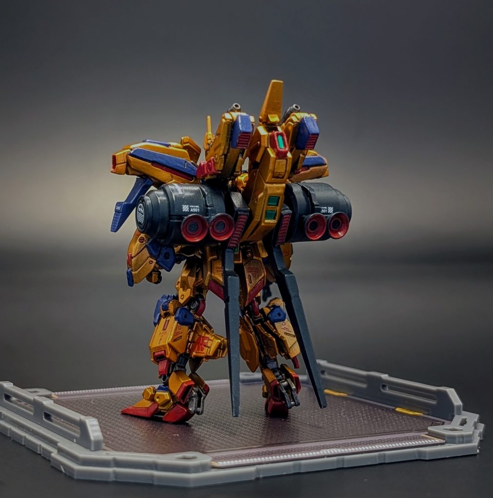 左後。バックパックのプロペラントタンクは流石にデカすぎたかも😂?でもデカすぎのハッタリはうちの売りなんで、容赦なくやらせて頂きました🙇♀️