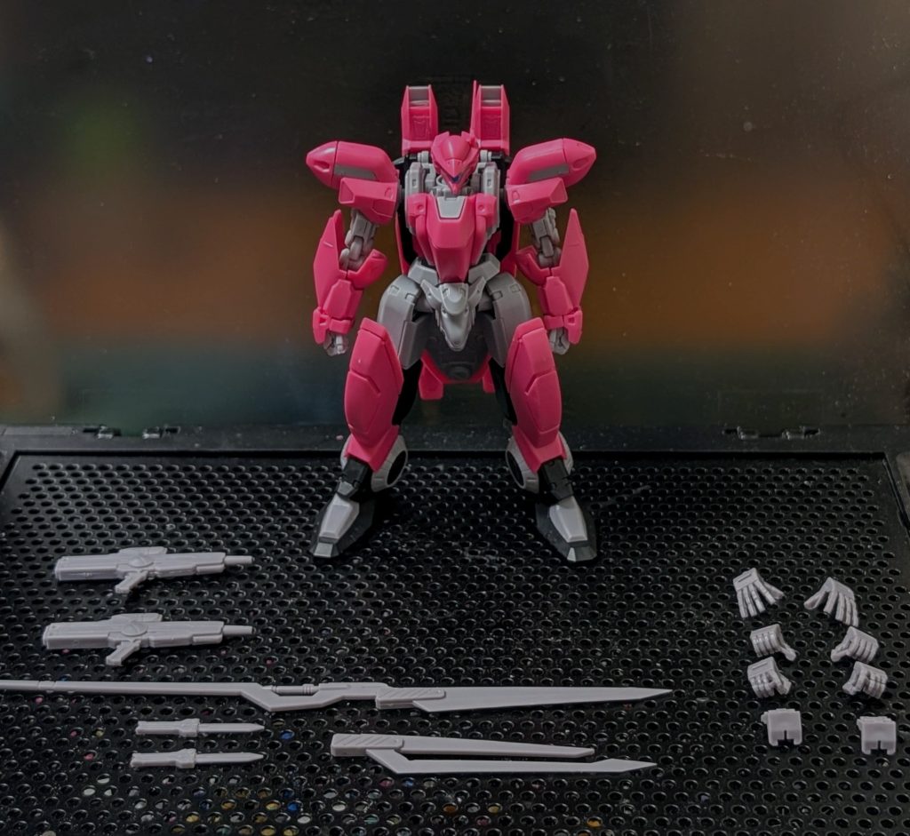 作品名：ガンプラの箸休めに…🫡<p>最近病的に罪プラが増えてきたので、前から気になってたモデロイドのエステバリスをパチ組しました😎やっぱりエステバリスはカッコいい😍しかし最近のキットにしては合わせ目が多いような…🤔ガンプラに慣れすぎたのか、これくらいモデラ […]</p>