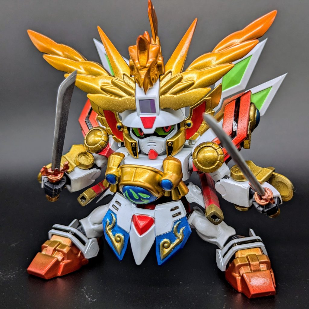カラーリングはゴッドガンダム由来を意識してフロントスカートを青に変更。羽のダイヤマークもバランスみて蛍光グリーンにしてます。靴、肩、胸、鳳凰などは100均の200円ゴールドがとてもヌメッとして良かったので、その上にクリアオレンジとクリアレッドをどう乗せるかでグラデーション含めコントロール。ほぼ缶スプレーで塗りきっております。以下製作工程。