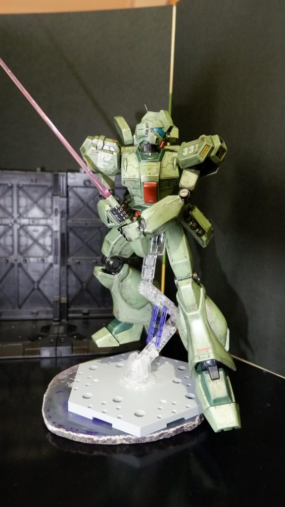 ビームサーベル構えて一枚