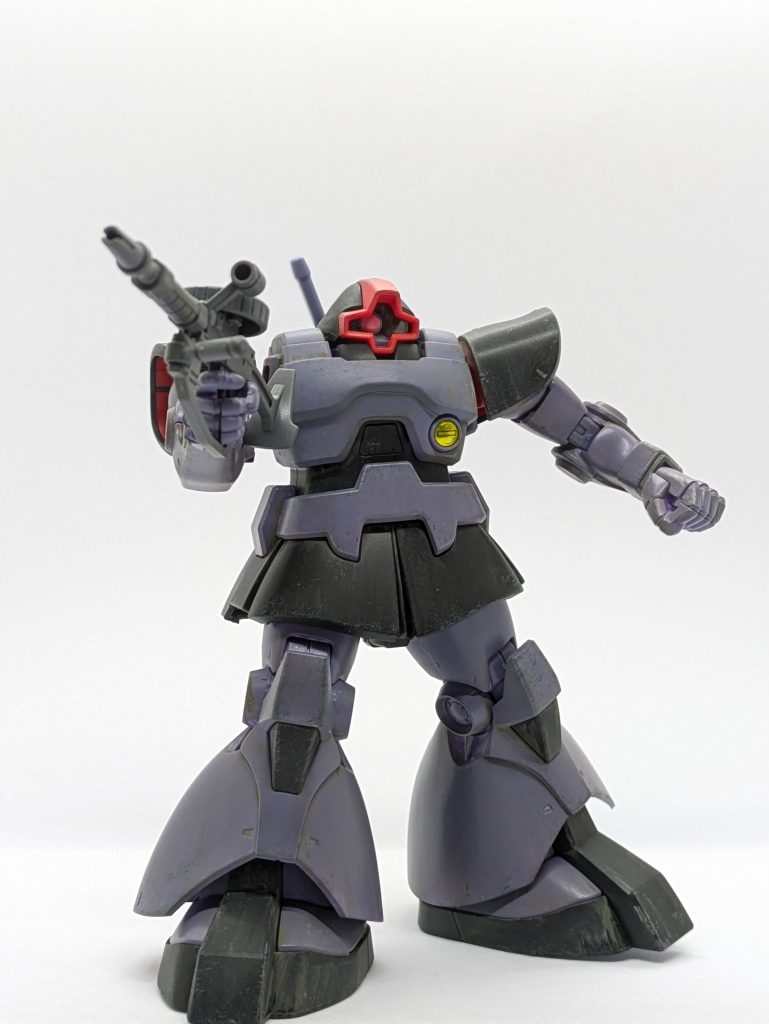 モノアイがデフォで動くのめっちゃ楽で素敵〜マシンガンはオリジンの高機動型ザクIIからコンバートしてます😊