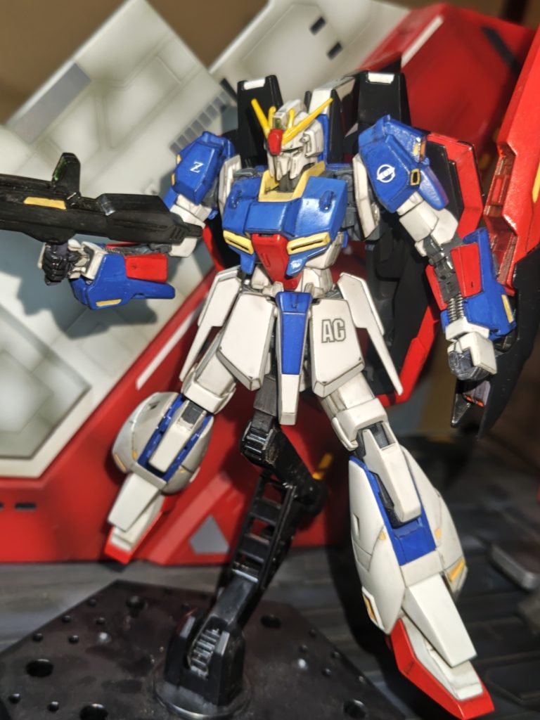 ビームライフルを構えるZガンダム!カッコいい😊