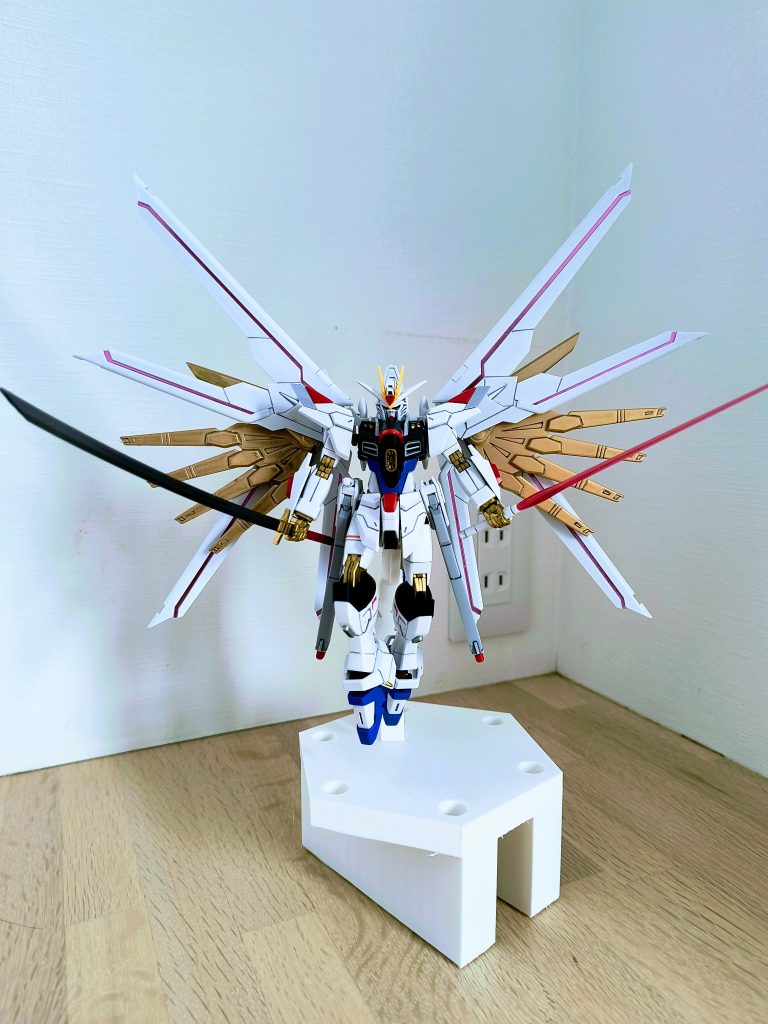 存在感がすごいスタンドは例によって３Dプリンターです。