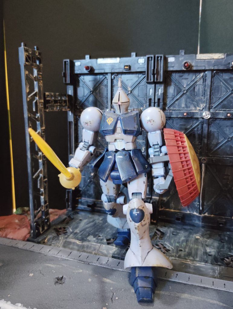 地下から出てきた格納庫から発進する感