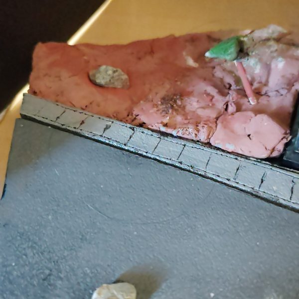 あと子供が拾った石を埋めたり。側溝ぽいもの作ったり（2枚目）